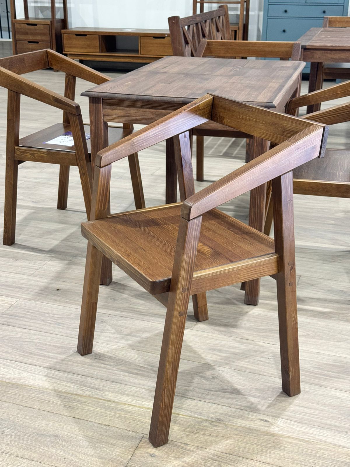 მასიუჯი ხის სავარძელი  "დონატა 10"